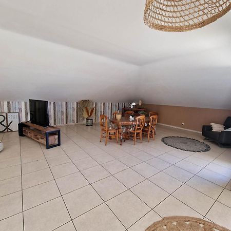 Appartement Villa Sur Le Toit, Vue Mer แซ็งต์-จีลส์-เลส์-แบ็งส์ ภายนอก รูปภาพ