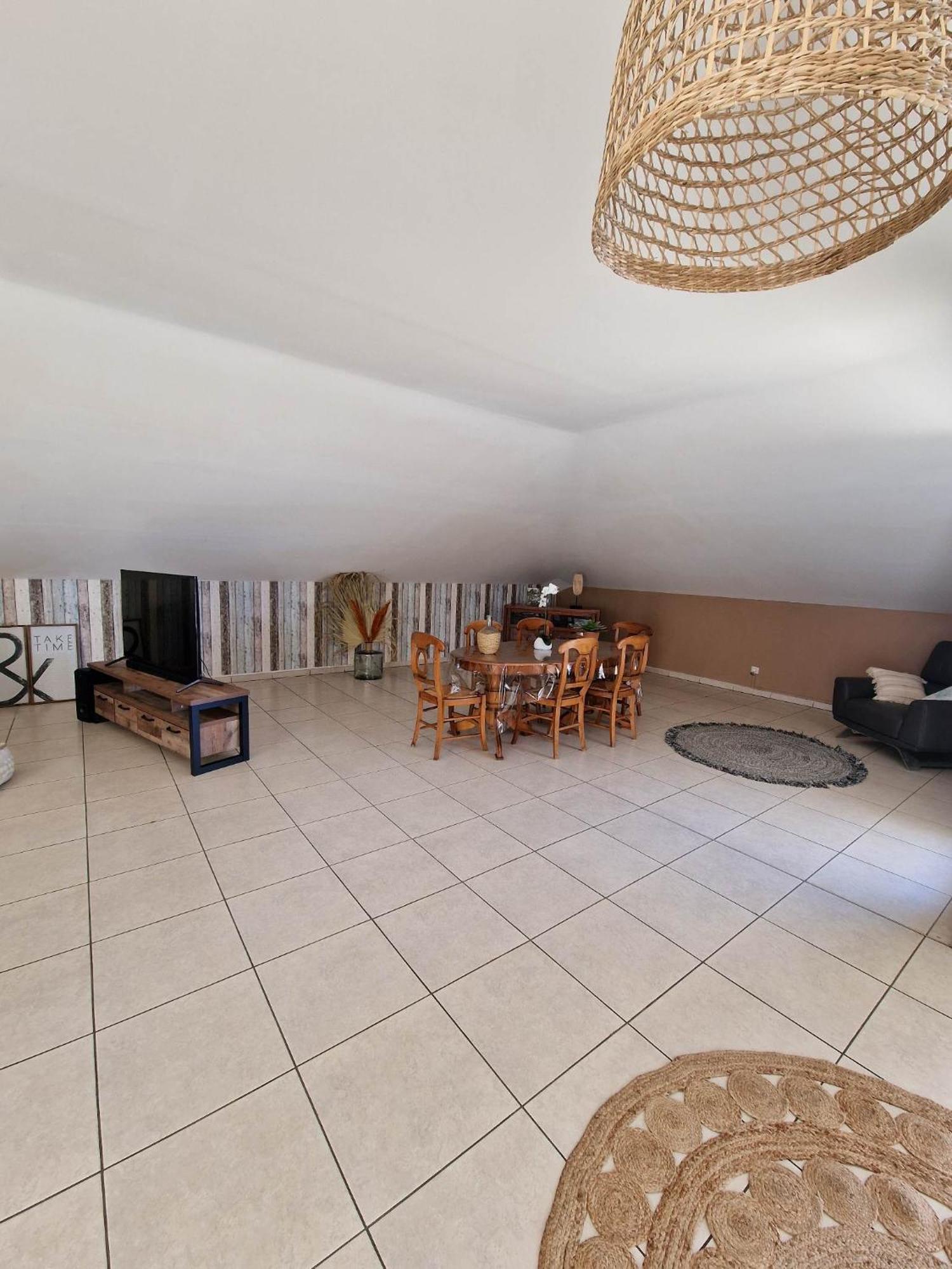 Appartement Villa Sur Le Toit, Vue Mer แซ็งต์-จีลส์-เลส์-แบ็งส์ ภายนอก รูปภาพ