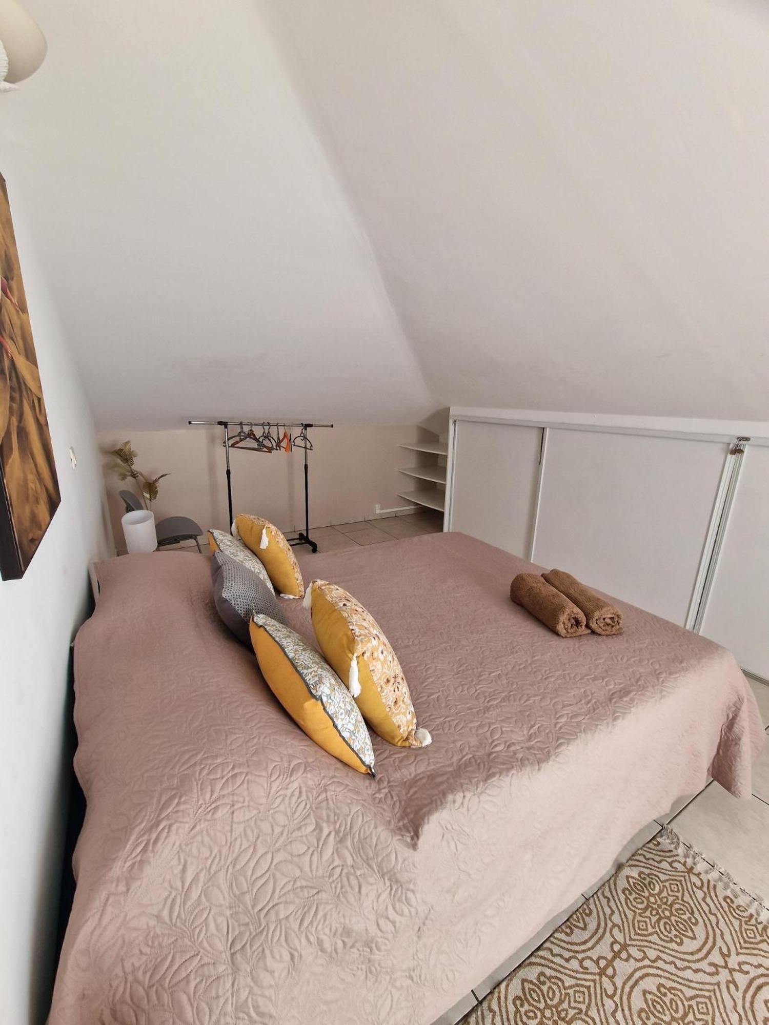 Appartement Villa Sur Le Toit, Vue Mer แซ็งต์-จีลส์-เลส์-แบ็งส์ ภายนอก รูปภาพ