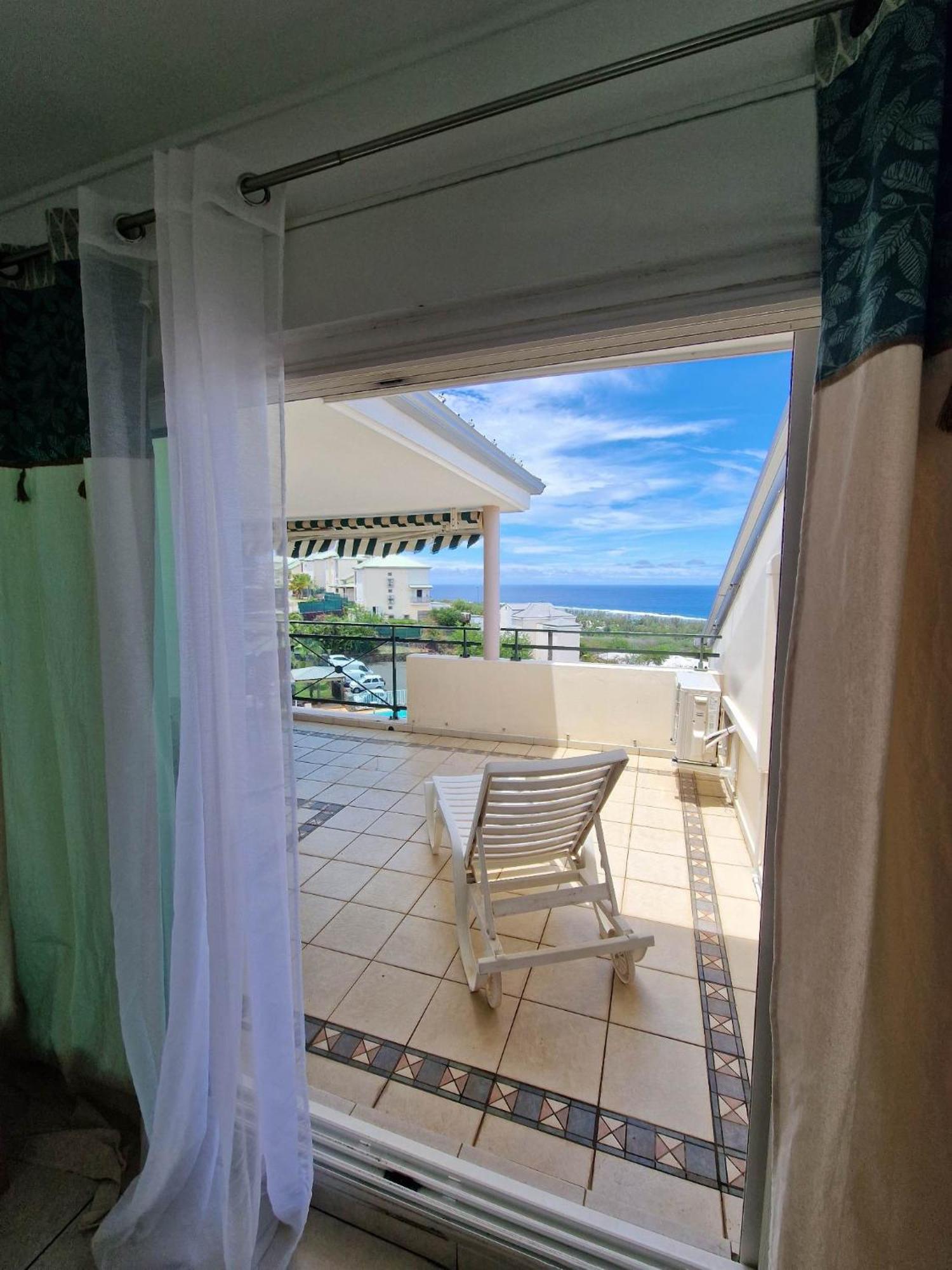Appartement Villa Sur Le Toit, Vue Mer แซ็งต์-จีลส์-เลส์-แบ็งส์ ภายนอก รูปภาพ